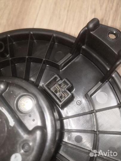 Вентилятор печки Honda Civic 8 4D