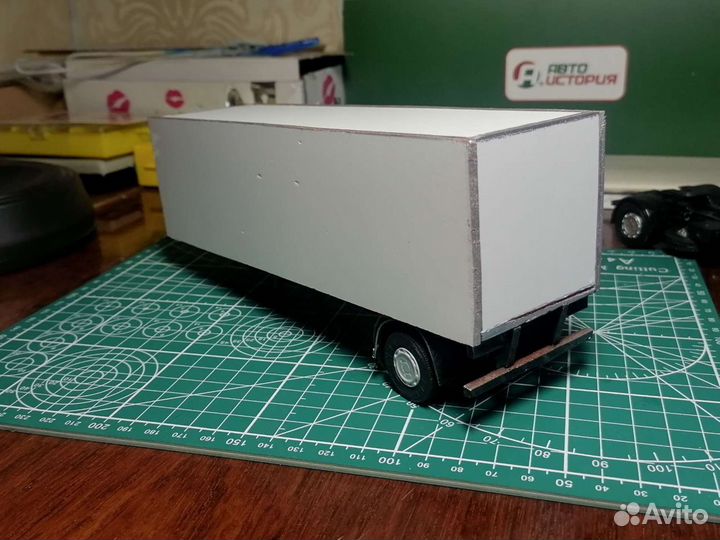 Полуприцеп рефрижератор 1/43