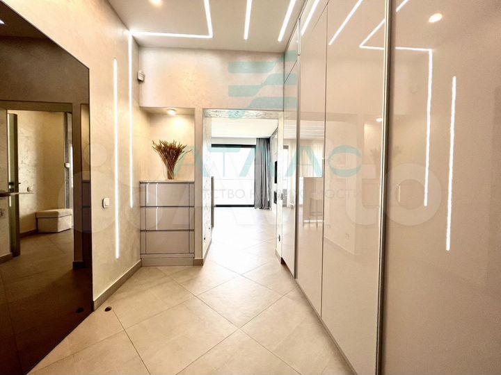 2-к. квартира, 100,3 м², 8/12 эт.