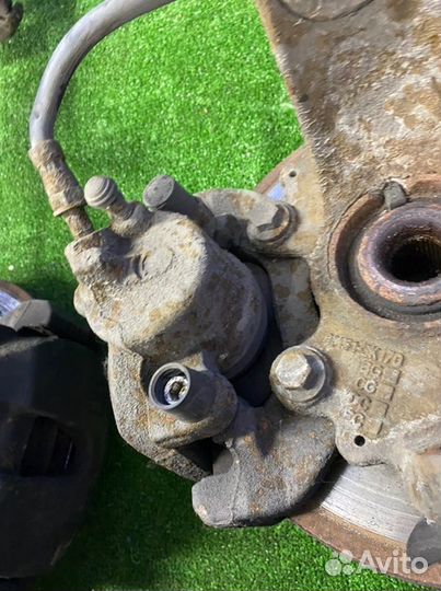 Суппорт тормозной передний правый Ford Focus 2