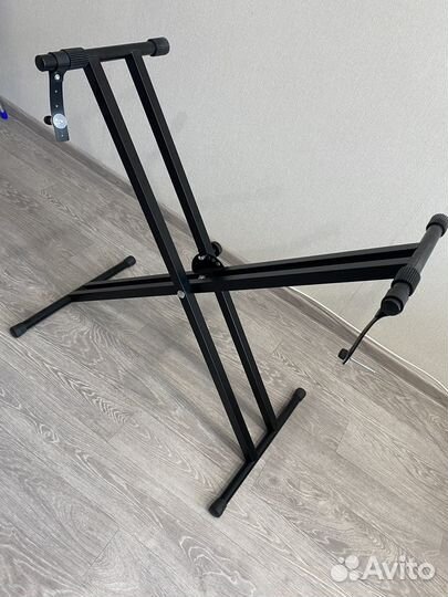 Стойка для фортепиано