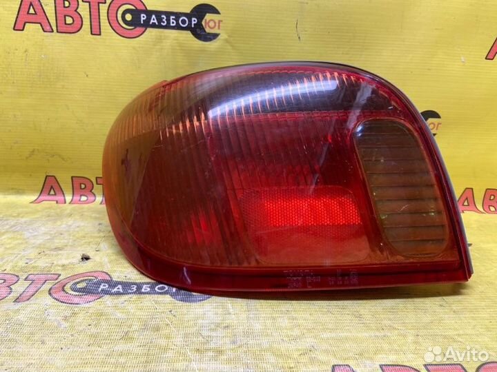 Стоп-сигнал задний левый Toyota Vitz SCP10 1SZ-FE