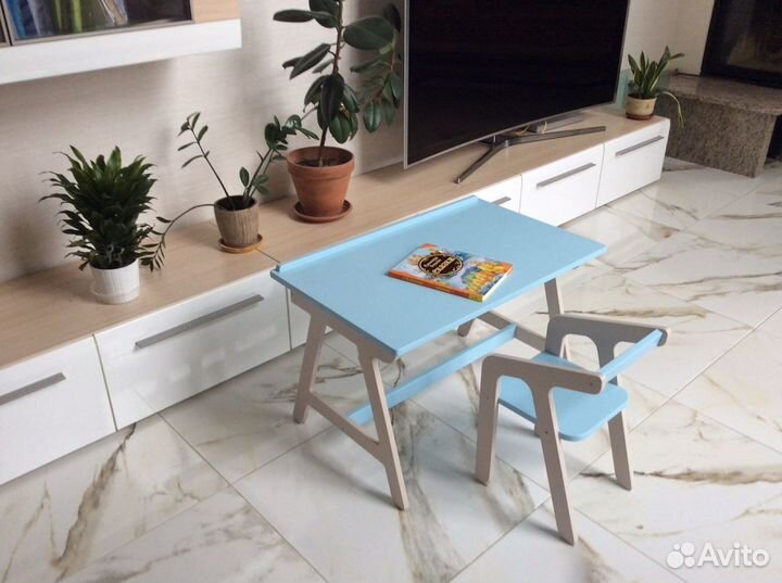 Детский стол и стул
