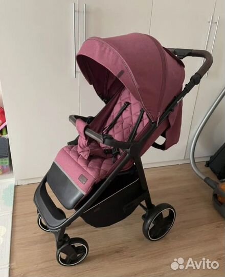 Коляска прогулочная Carello Bravo