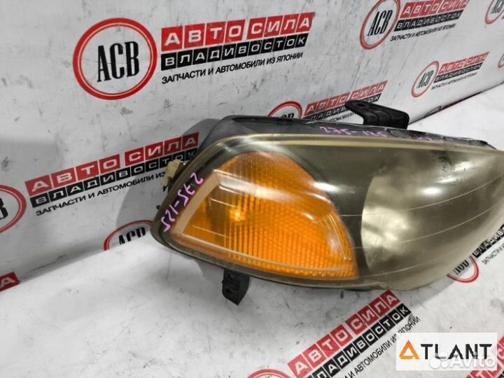 Фара правая honda HR-V