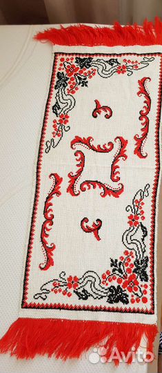 Скатерть вышитая