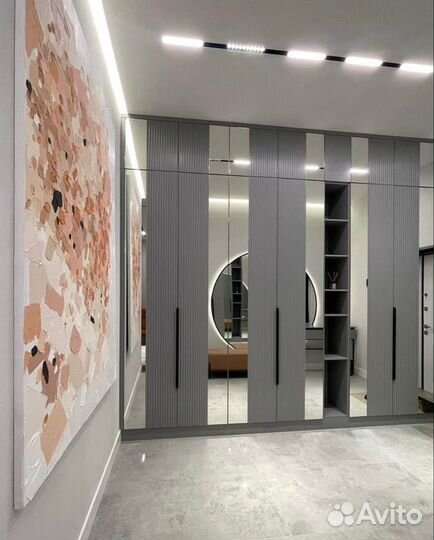 Шкаф в стиле неоклассика