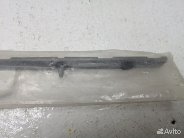 Молдинг лобового стекла левый Hyundai I30