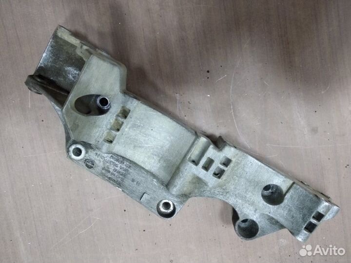 Кронштейн генератора Skoda Octavia 1.8 AGN