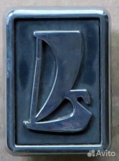 Коллекционные автомобильные эмблемы