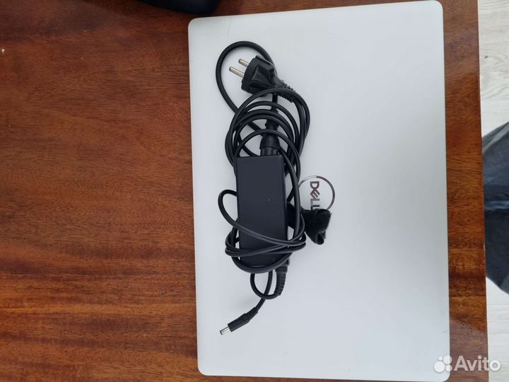 Ноутбук Dell inspiron 5570