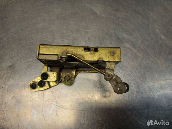 Замок двери задний левый Ford Scorpio 1 GGE N9F