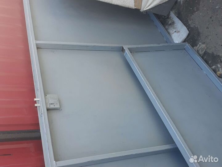 Дверь металлическая для кладовки