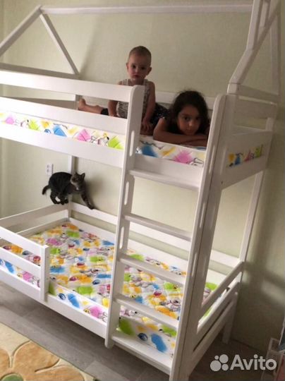 Детская кровать домик