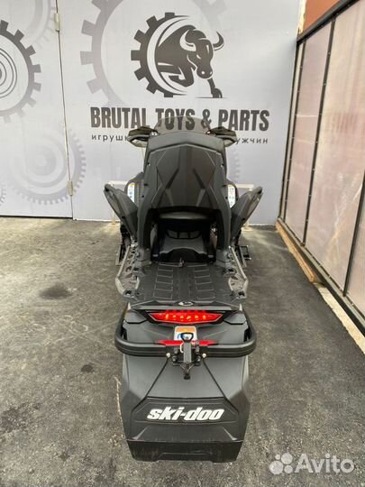 Ski-Doo Renegade XRS 900ACE TurboR VIP