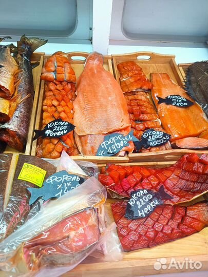 Крабы икра устрицы раки рыба креветки печень трес