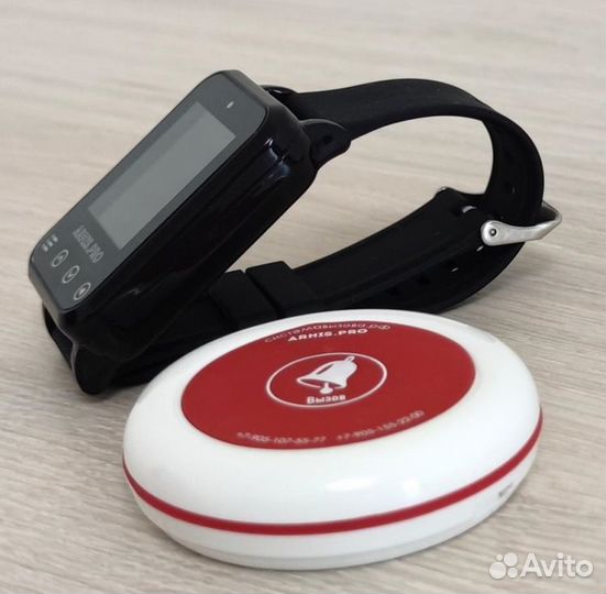 Кнопка вызова персонала и часы в салон красоты