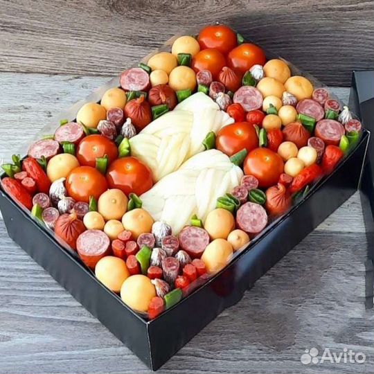 Вкусный мужской букет в коробке