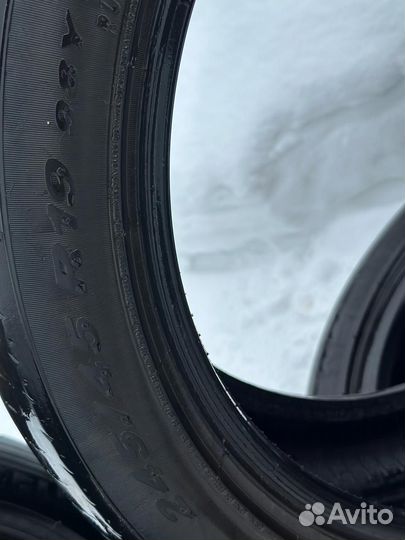 Pirelli P Zero 245/45 R19 и 275/40 R19 101Y
