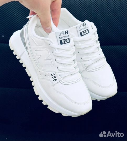 Кроссовки женские/осень