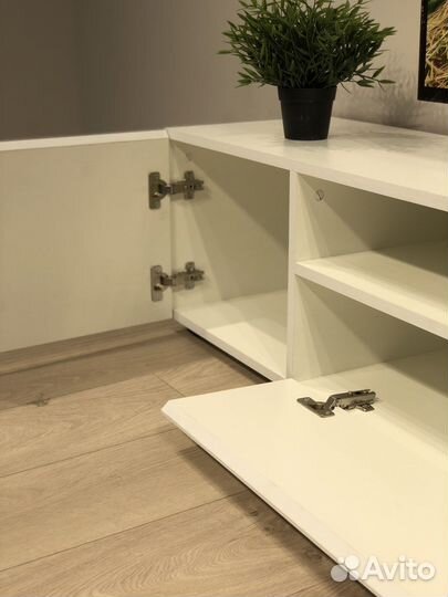 Тумба под тв белая