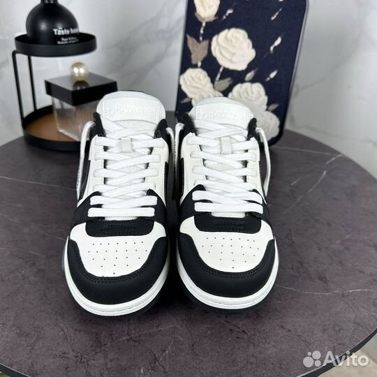 Off White out of office черные