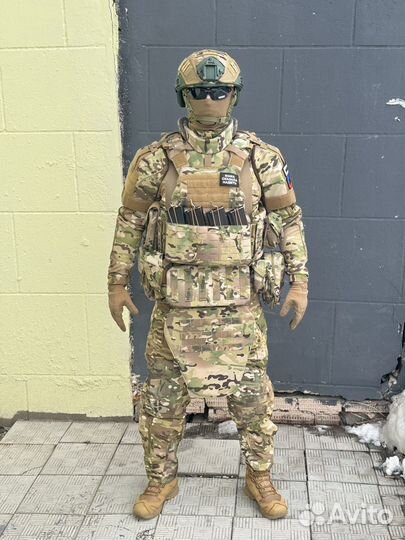 Бронежилет / Комплект военного снаряжения