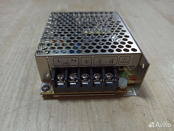 Блок питания внешний 12V 2.1A Mean Well NES-25-12