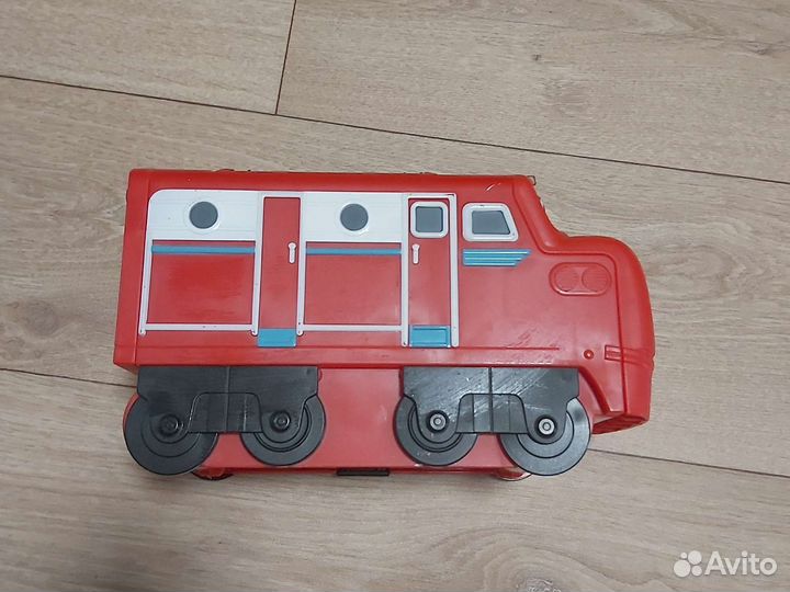 Chuggington Паровозики + кейс