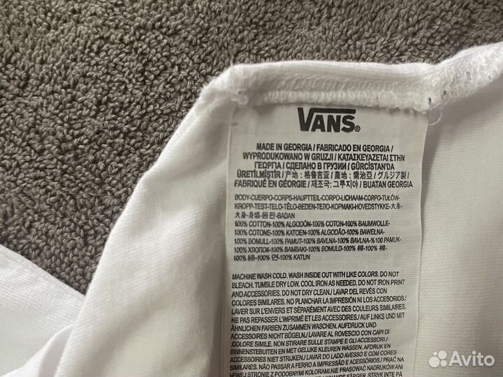 Футболка vans