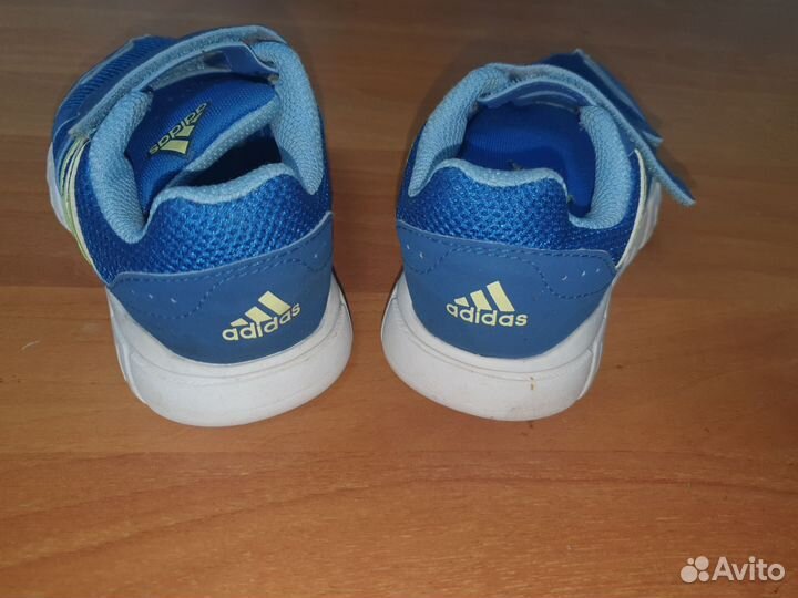 Кроссовки adidas