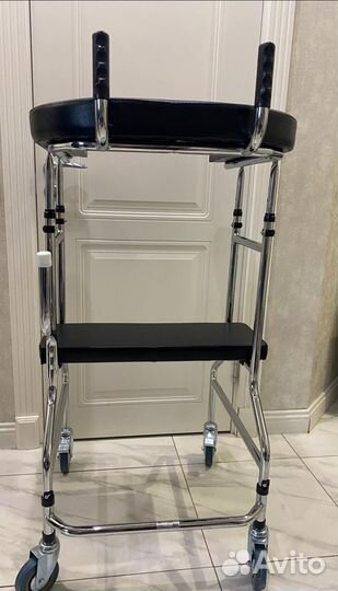 Ходунки с опорные на колёсах