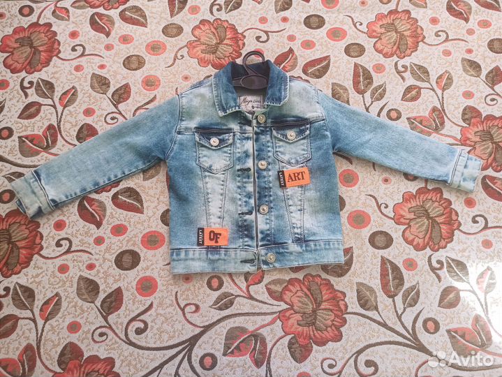 Джинсовая куртка на девочку