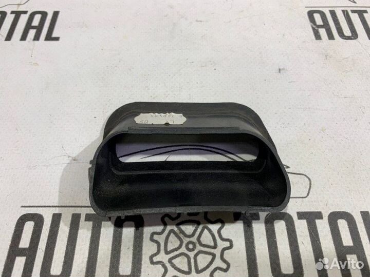 Воздуховод Bmw 745 E65 N62B44 2004