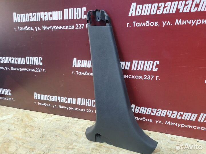 Обшивка средней стойки левая Renault Logan