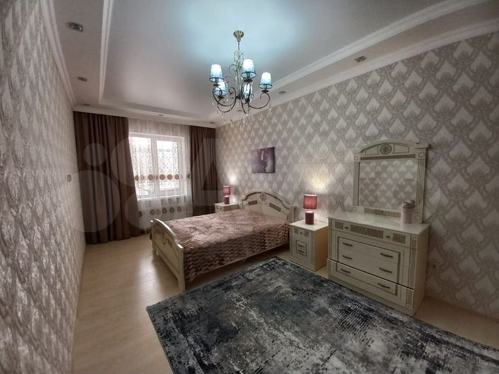 2-к. квартира, 65 м², 3/3 эт.