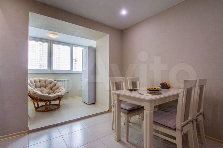 2-к. квартира, 82 м², 4/10 эт.