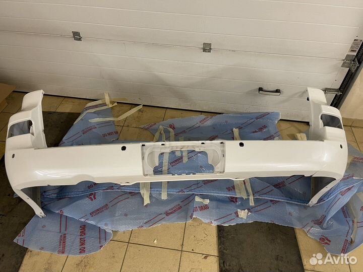 Задний бампер Lexus Lx570