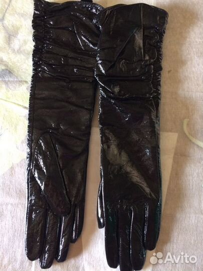 Перчатки новые женские кожа лак