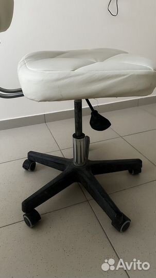 Офисное кресло