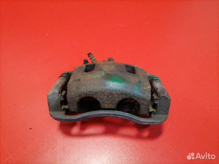 Суппорт передний левый Infiniti Qx56 JA60 VK56DE