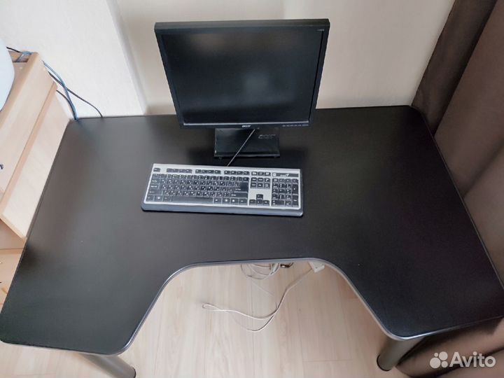 Компьютерный стол новый