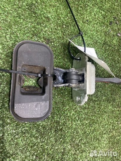 Ограничитель двери задний правый Nissan Qashqai