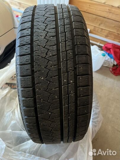 Triangle Snowlink TWT02 235/45 R18