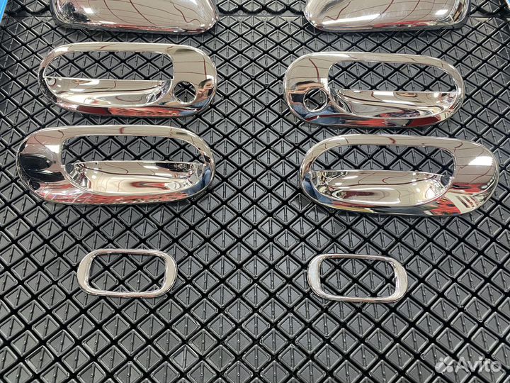 Комплект хромированных накладок Nissan Sunny 2002+