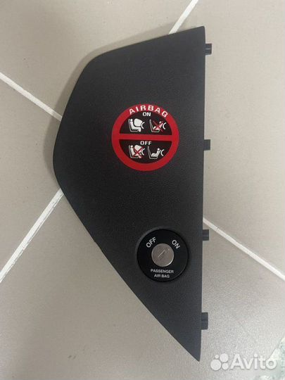 Накладка торпедо правая Hyundai Getz