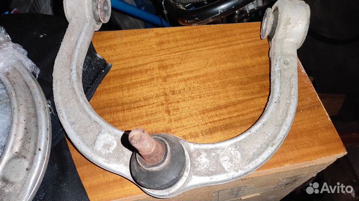 Рычаг передний верхний ML w164