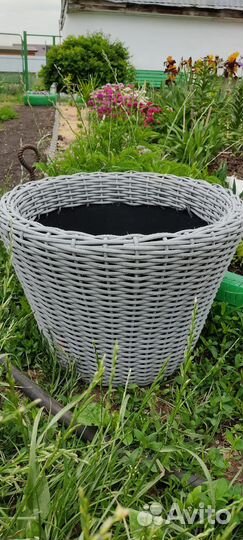 Кашпо из ротанга