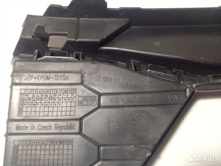 Накладка бампера левая Skoda Rapid 2018 год