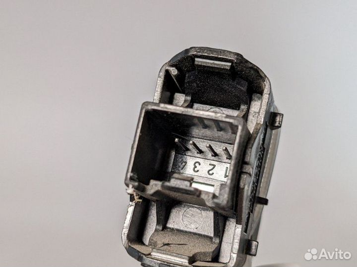 Кнопка стеклоподъемника задняя Ford Focus седан